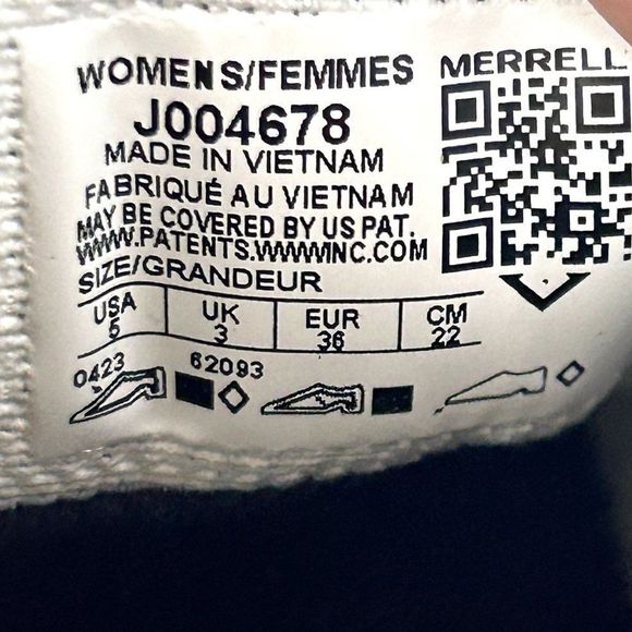 Merrell Gray and Pink Quilted Flats NWOT - Picture 11 of 11